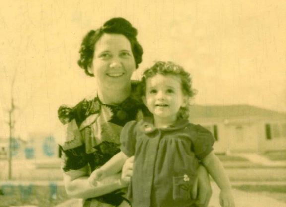 1945 Carole and Cora outside