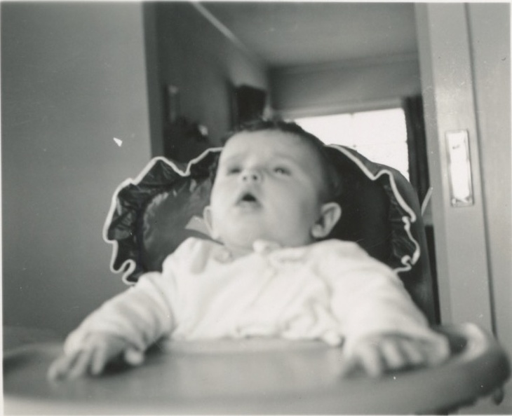 Carole Lee 1940 in highchair 4.jpeg