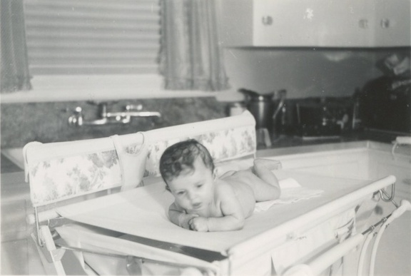 Carole Lee at 6 weeks on her tummy, isn&#039;t she strong