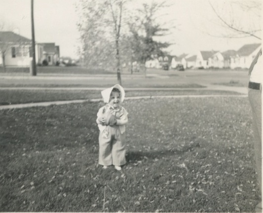 Carole Lee Stanard 1942 or 1943 in her front yard
