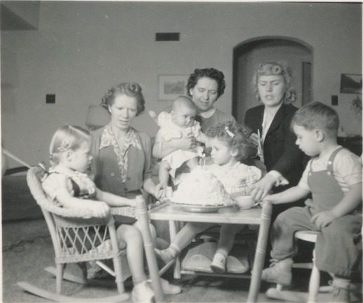 Carole Lee turns 2 1942  Patti Raddon, Lynn, Carole and Tom Dohrman